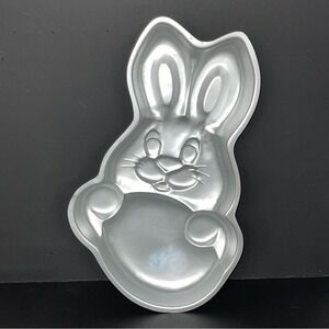 Wilton‎ Cake Pan Bunny with Egg Silver Aluminum 1979 Easter 502-1913